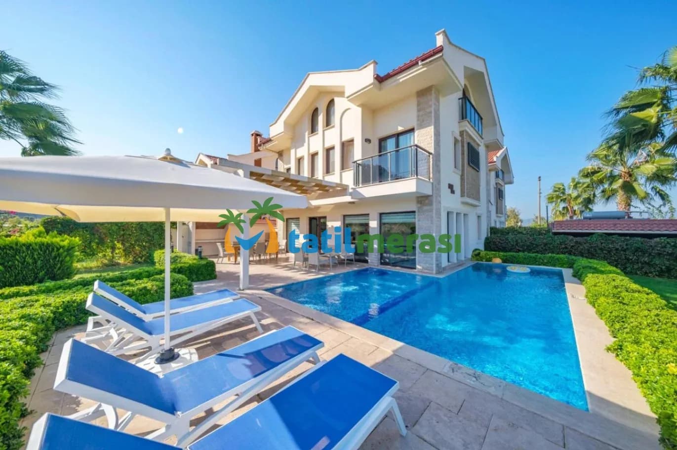 Villa East